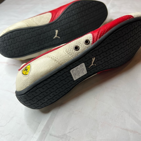 Puma- Ferrari Limited Edition Shoes sz 7.5 - Picture 10 of 14